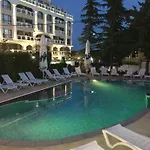 Rеgina Ξενοδοχείο 4*