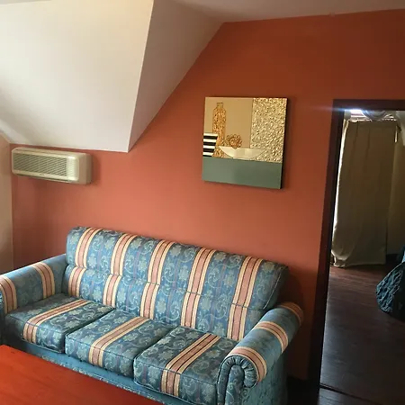 Rеgina גולדן סנדס