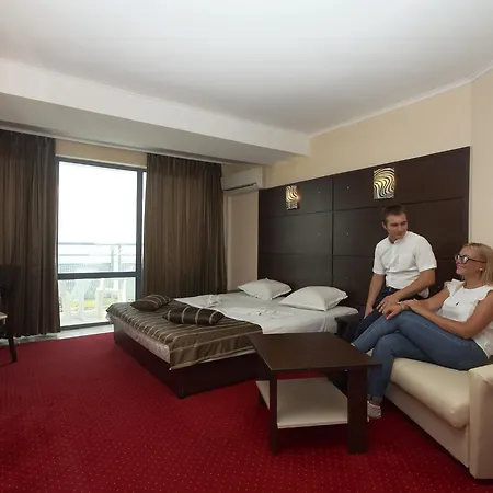 Royal 4*